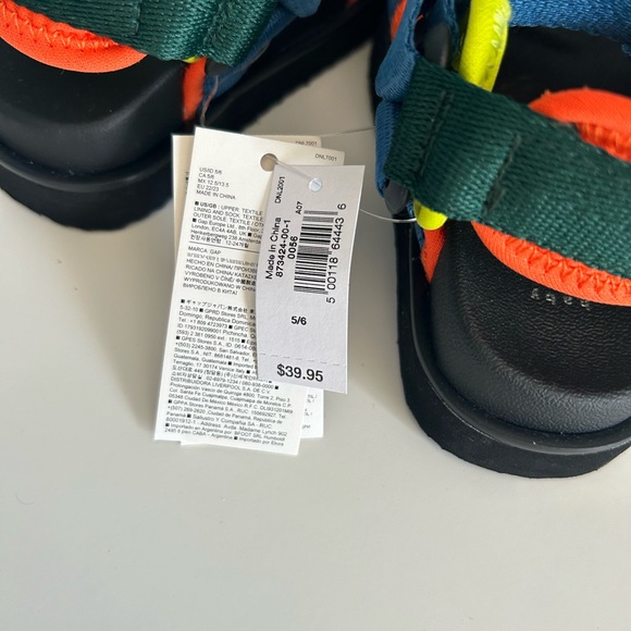 NWT GAP Toddler Sandals - Picture 3 of 4